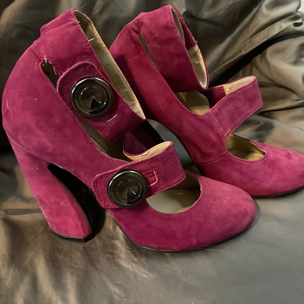 Mojo Moxy Purple Heels